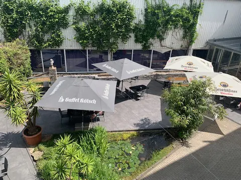 Eingang zum Biergarten der SportsFactory
