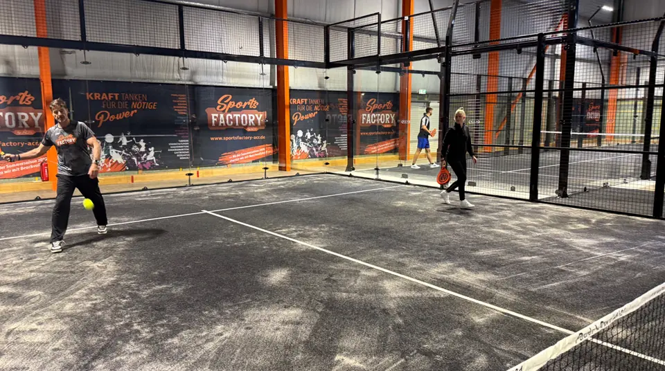 Padel in der SportsFactory Köln, Bild 2