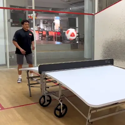 Teqball in der SportsFactory Köln